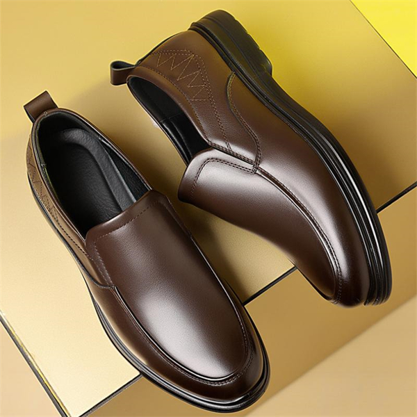 Men’s genuine leather slip-on casual shoes – large sizes, soft soles, and wear-resistant