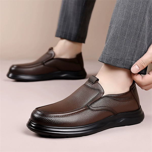 New Autumn Men’s Slip-On Shoes – Genuine Leather, Breathable, Available in Large Sizes