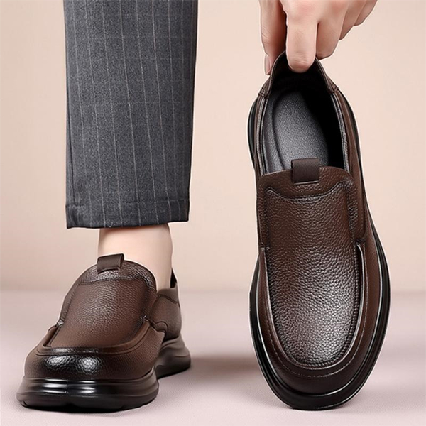 New Autumn Men’s Slip-On Shoes – Genuine Leather, Breathable, Available in Large Sizes