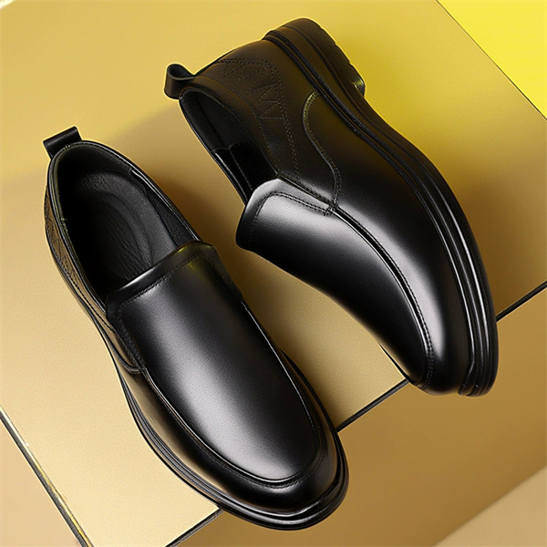 Men’s genuine leather slip-on casual shoes – large sizes, soft soles, and wear-resistant