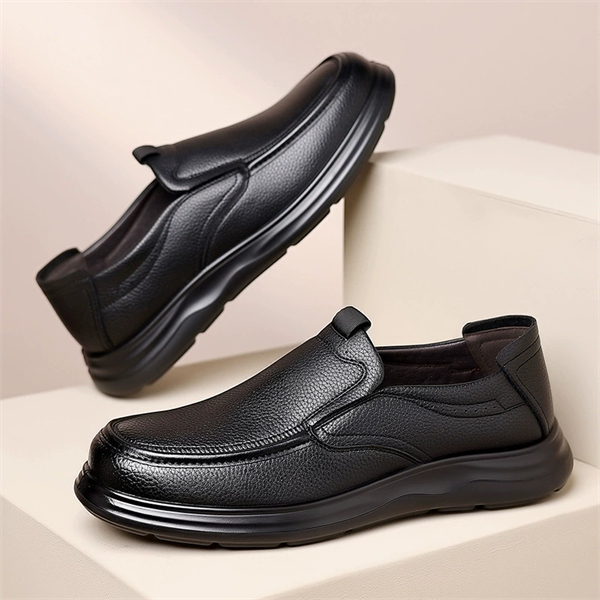 New Autumn Men’s Slip-On Shoes – Genuine Leather, Breathable, Available in Large Sizes
