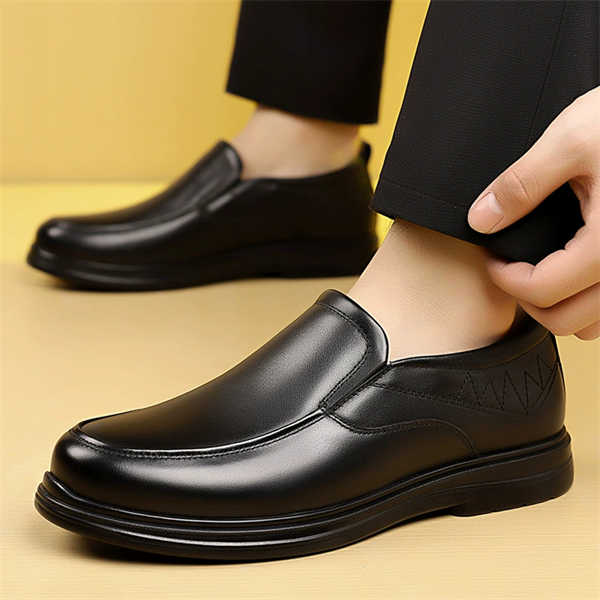 Men’s genuine leather slip-on casual shoes – large sizes, soft soles, and wear-resistant