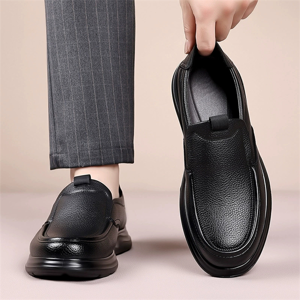New Autumn Men’s Slip-On Shoes – Genuine Leather, Breathable, Available in Large Sizes