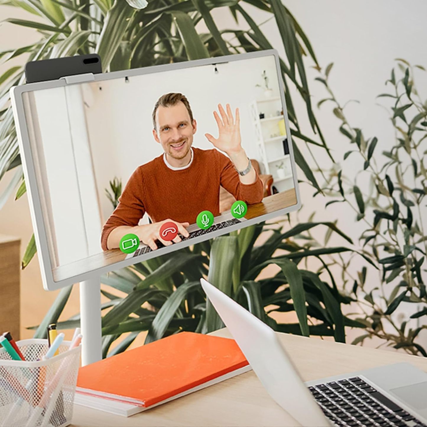 LG StanbyME – Schermo Personale Portatile da 27" con Touchscreen e Design a Stelo con Ruote