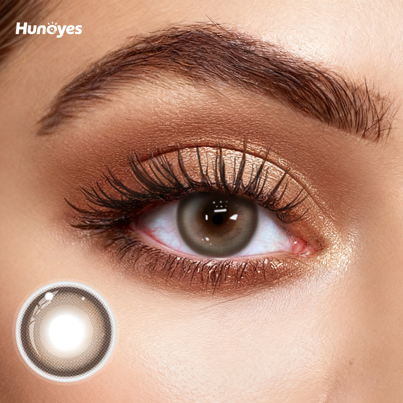 Close-up of Huneyes Donut Hazel contact lens texture and design.