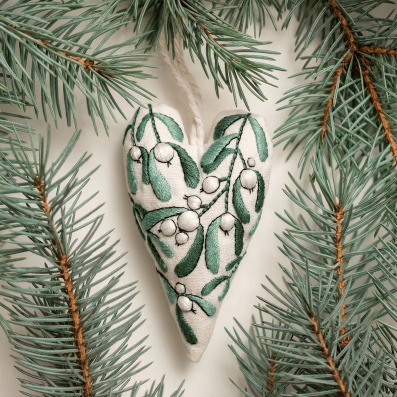 ❤DIY Heart Shaped Christmas Ornament Embroidery Kit