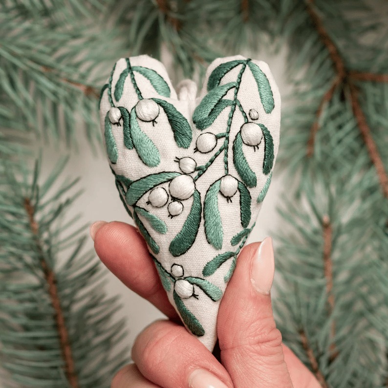 ❤DIY Heart Shaped Christmas Ornament Embroidery Kit