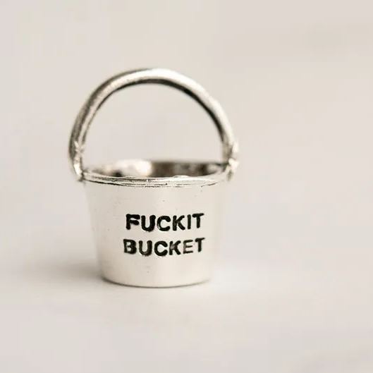 🔥Funny Metal Bucket Keychain - 🤣Fuck it Bucket