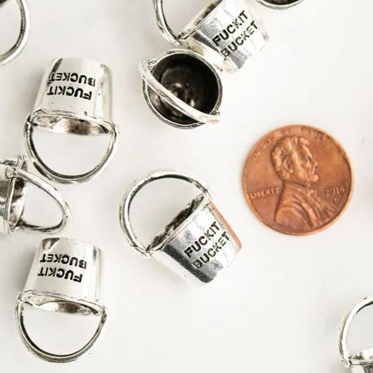 🔥Funny Metal Bucket Keychain - 🤣Fuck it Bucket