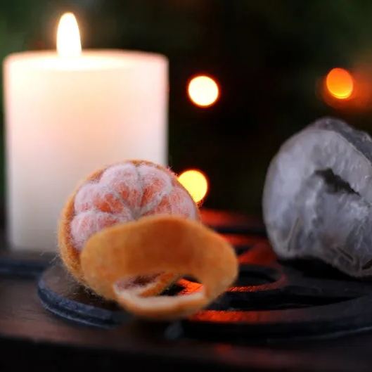 Christmas decoration felted tangerine