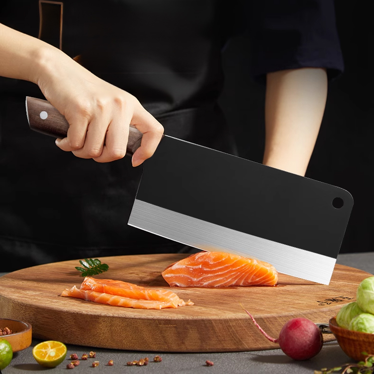 Traditionelle Handwerkskunst: Handgeschmiedetes Küchenwerkzeug aus Solinger Manufaktur