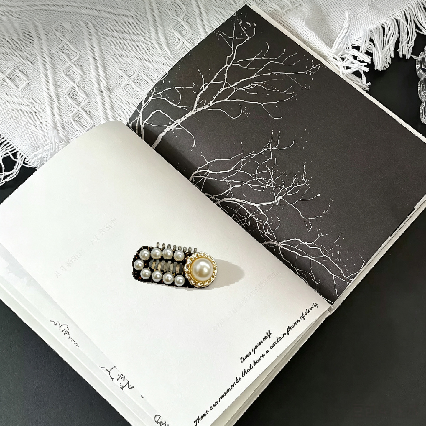 Classic Pearl Black Pet Hair Clips