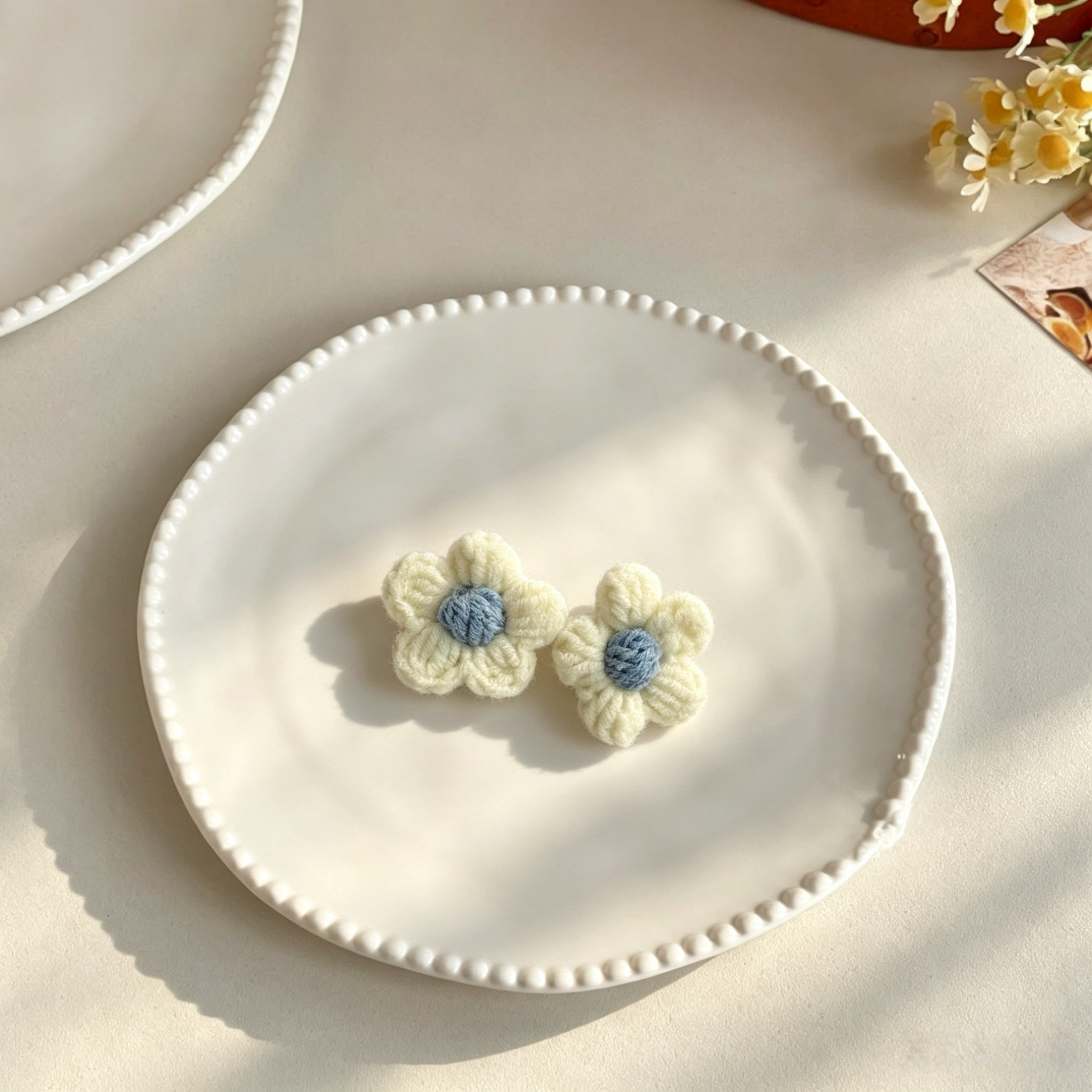 White Flower Hand Crochet Flower Yarn Mini Pet Hair Bands
