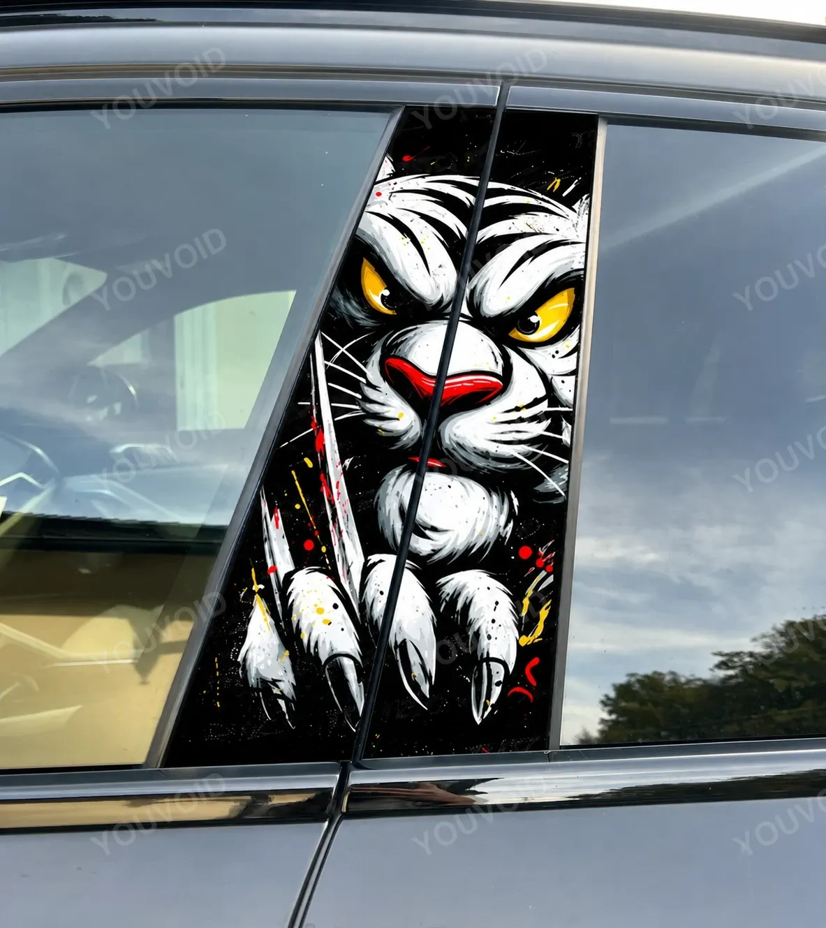 Tiger with claws 2 - Car pillar sticker