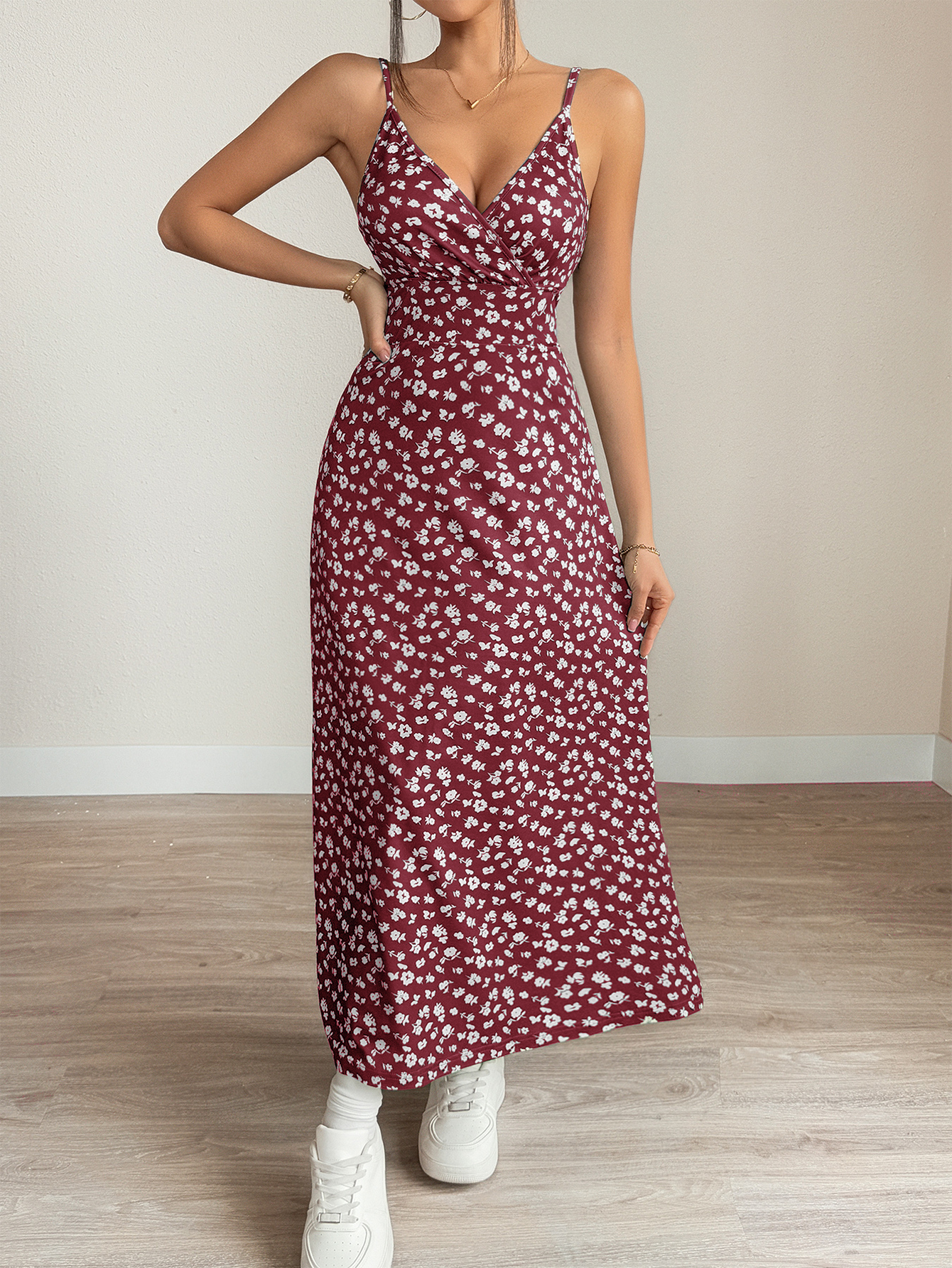 Elegant Green Floral Print Maxi Dress with Spaghetti Straps