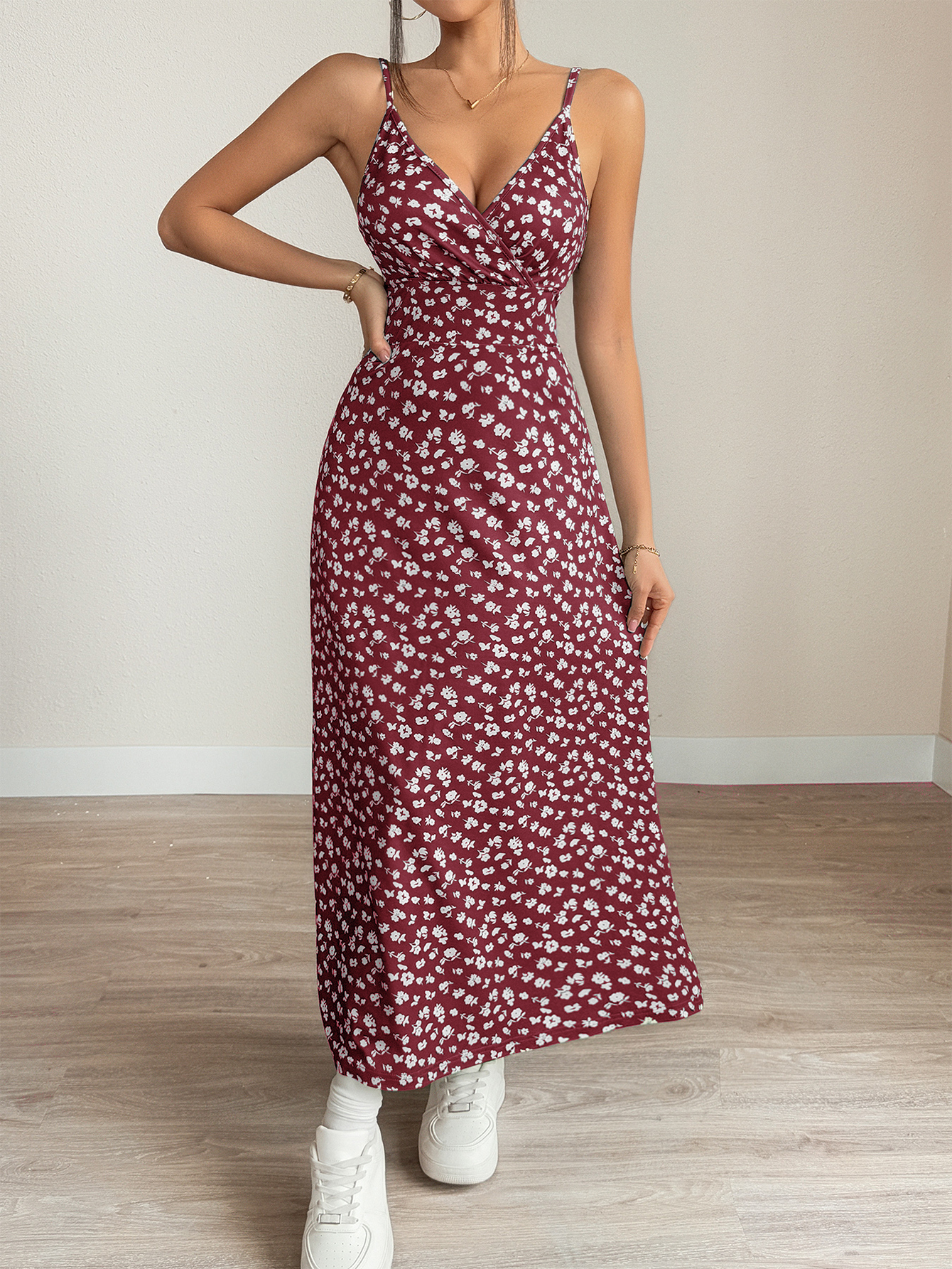 Elegant Green Floral Print Maxi Dress with Spaghetti Straps