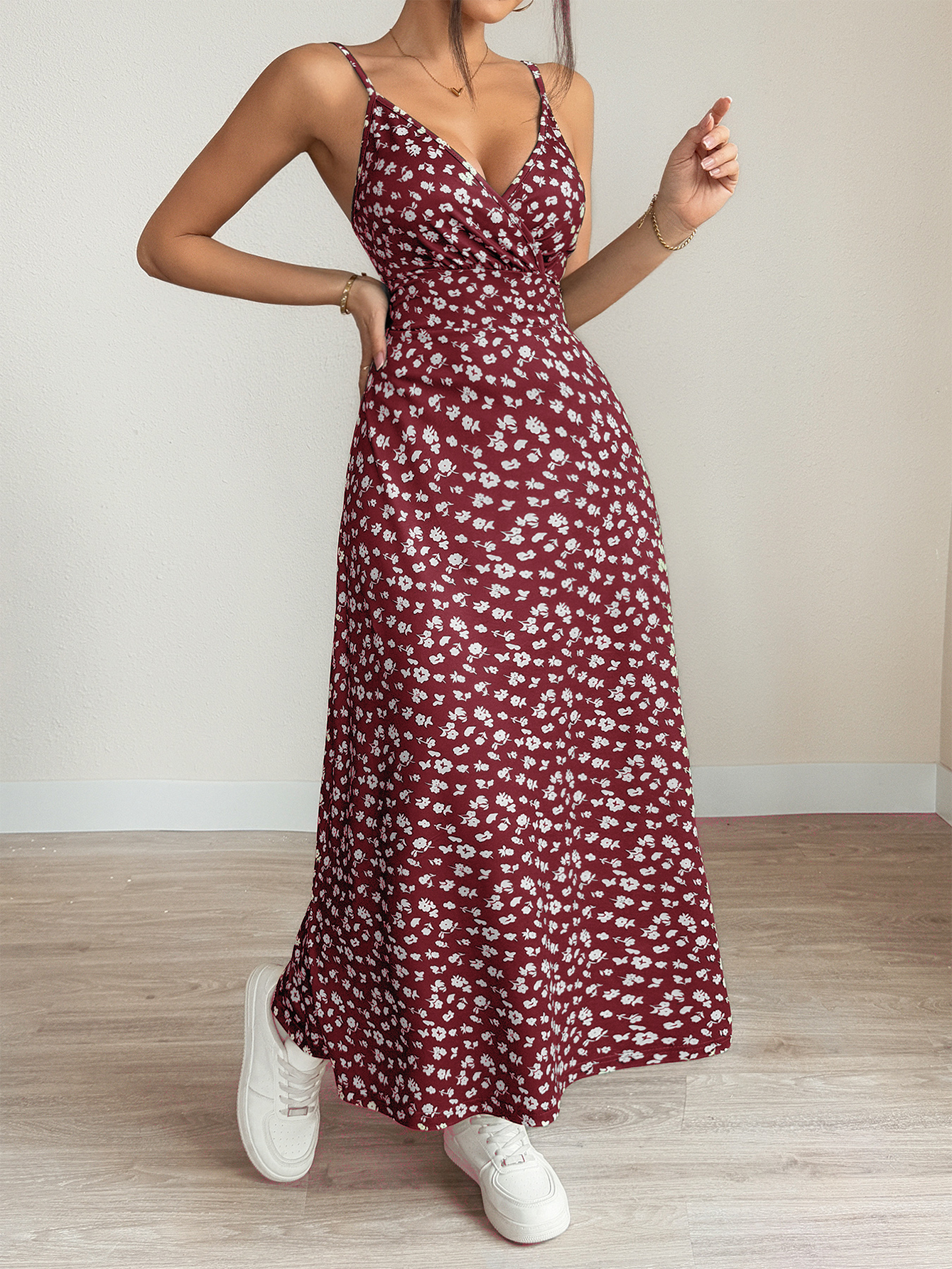 Elegant Green Floral Print Maxi Dress with Spaghetti Straps