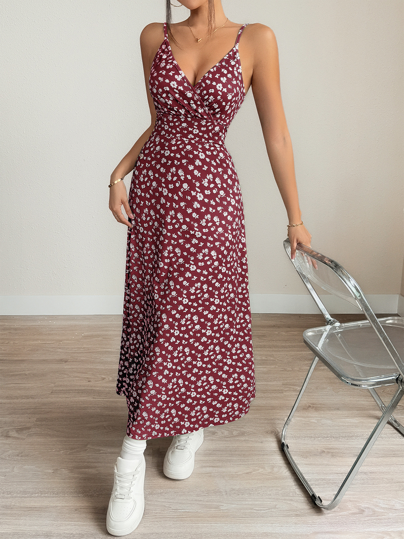 Elegant Green Floral Print Maxi Dress with Spaghetti Straps