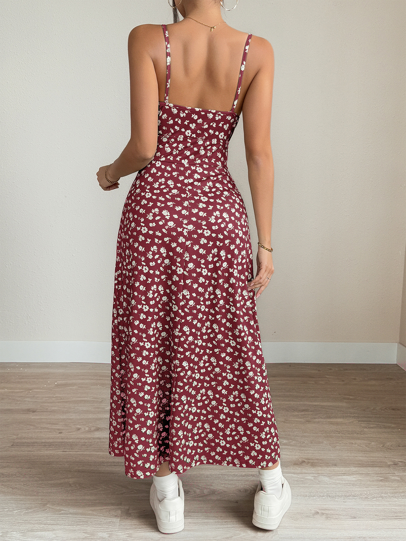 Elegant Green Floral Print Maxi Dress with Spaghetti Straps