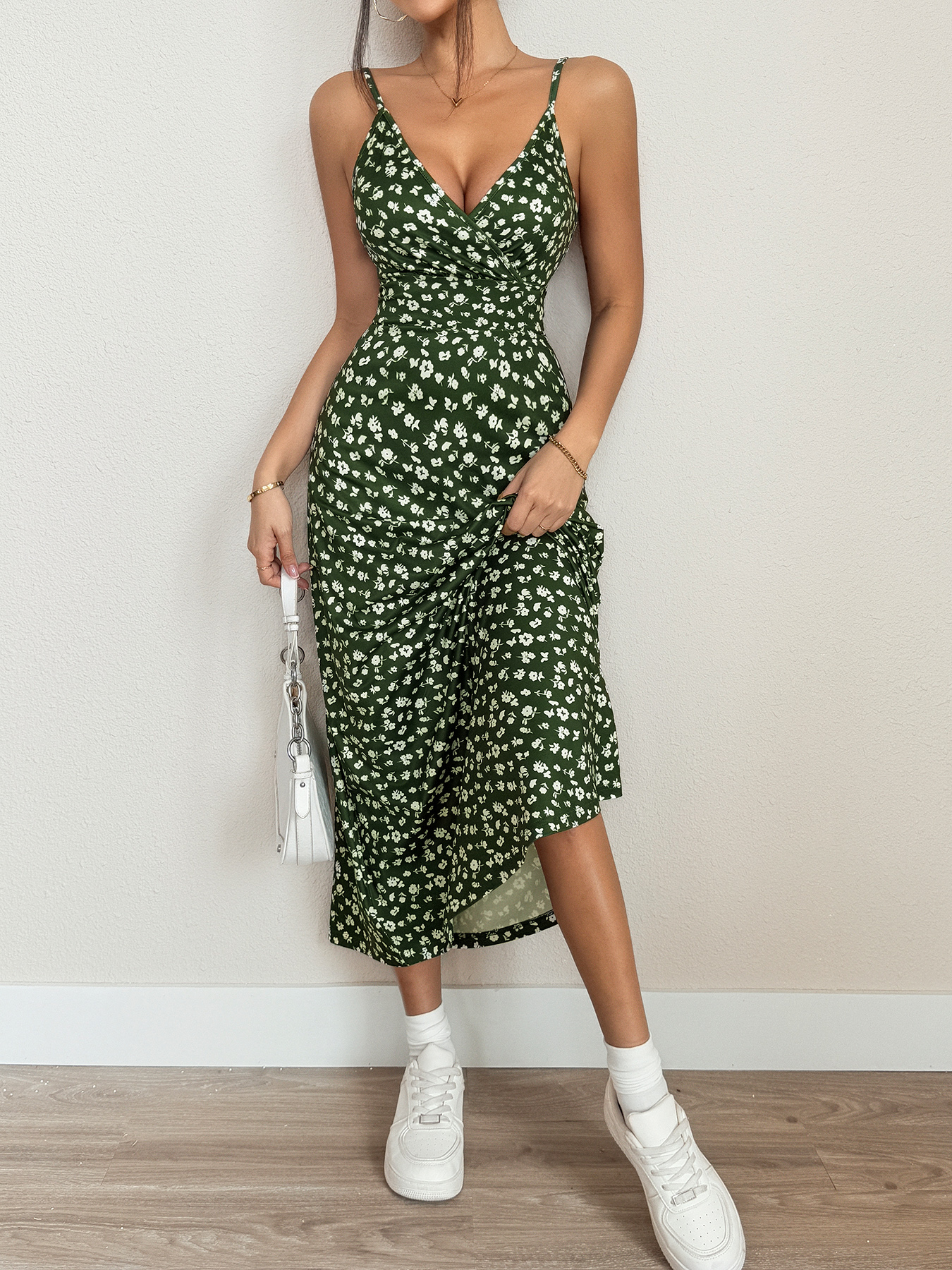Elegant Green Floral Print Maxi Dress with Spaghetti Straps