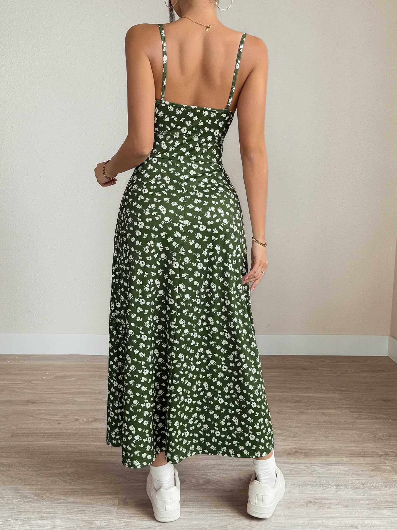 Elegant Green Floral Print Maxi Dress with Spaghetti Straps