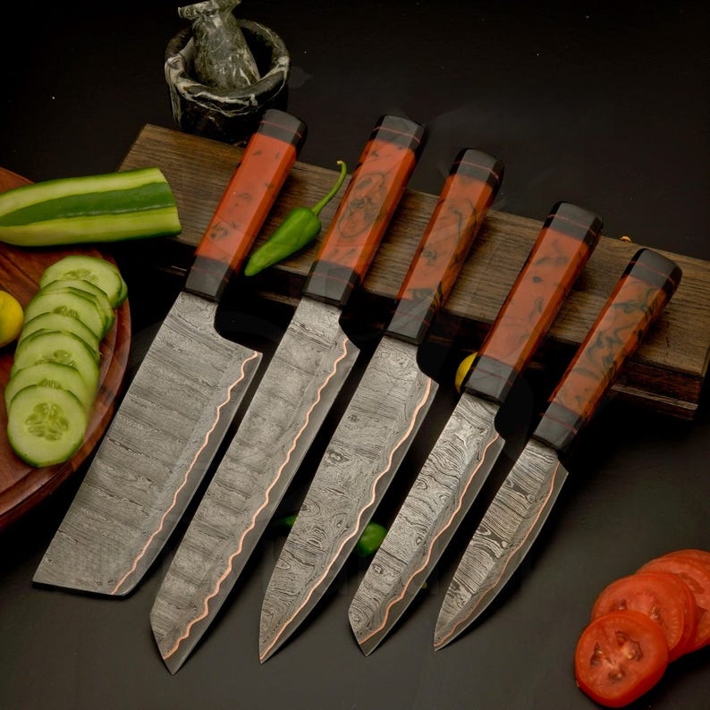 Kézzel készített damaszkuszi acél réz késkészlet | 5 darabos kézzel készített konyhai késkészlet | Kivételesen éles főzőeszközök | Séf ajándék neki, esküvői ajándék