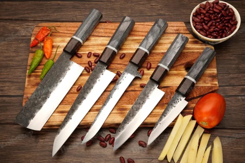 Kézzel kovácsolt japán konyhakés készlet születésnapi ajándéknak, éles penge és korrózióálló anyag, évfordulós ajándék, ajándék férfiaknak, gravírozható kivitelben