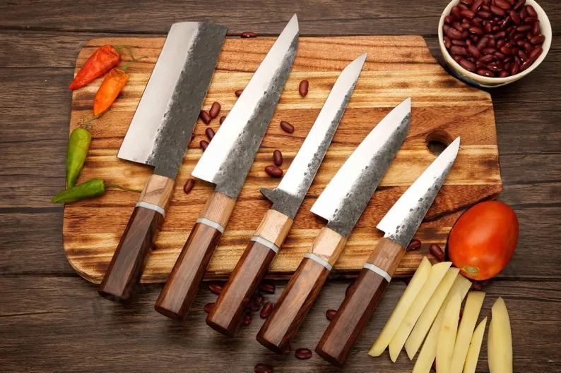 Kézzel kovácsolt japán konyhakés készlet születésnapi ajándéknak, éles penge és korrózióálló anyag, évfordulós ajándék, ajándék férfiaknak, gravírozható kivitelben