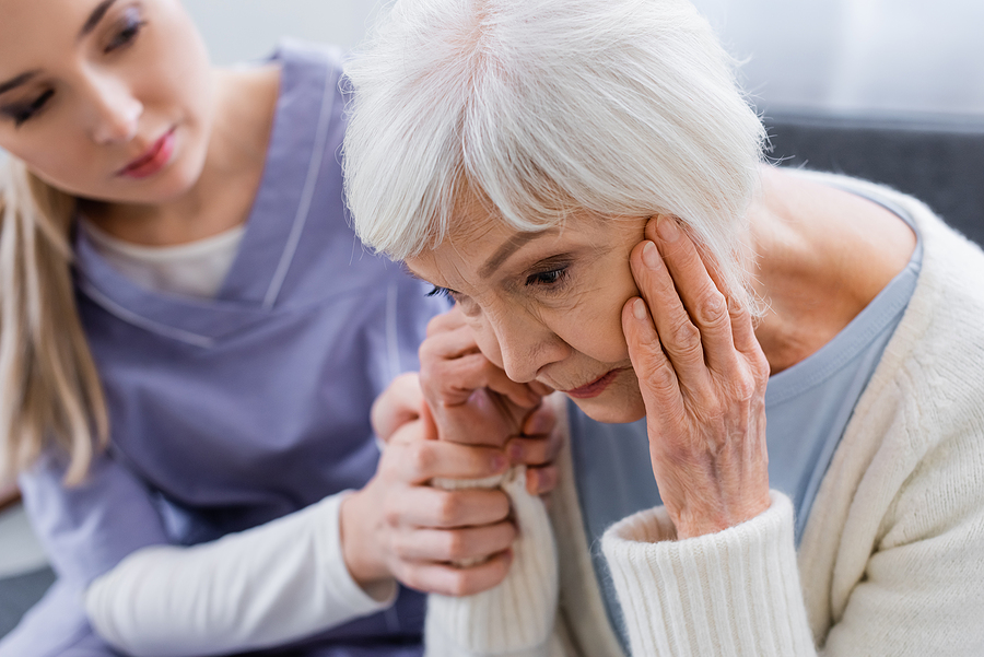 8 Early Symptoms of Alzheimer's Disease to Watch For - Caring Healthcare