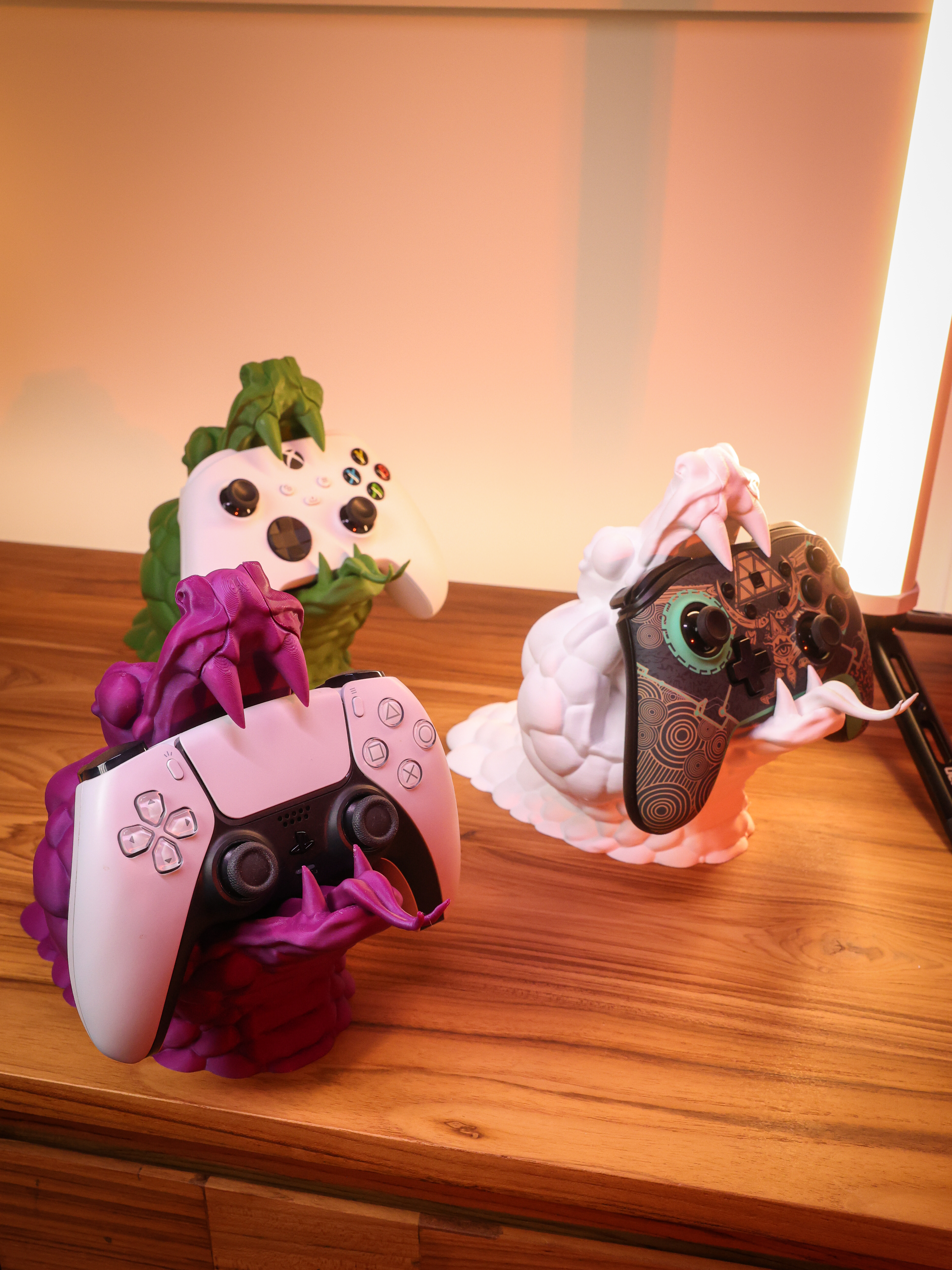 Tiger Controller Stand｜Fierce Gamepad Holder for PS5 / Xbox / Switch｜Wall & Desk Mount｜Stylish Animal Decor-Toycex