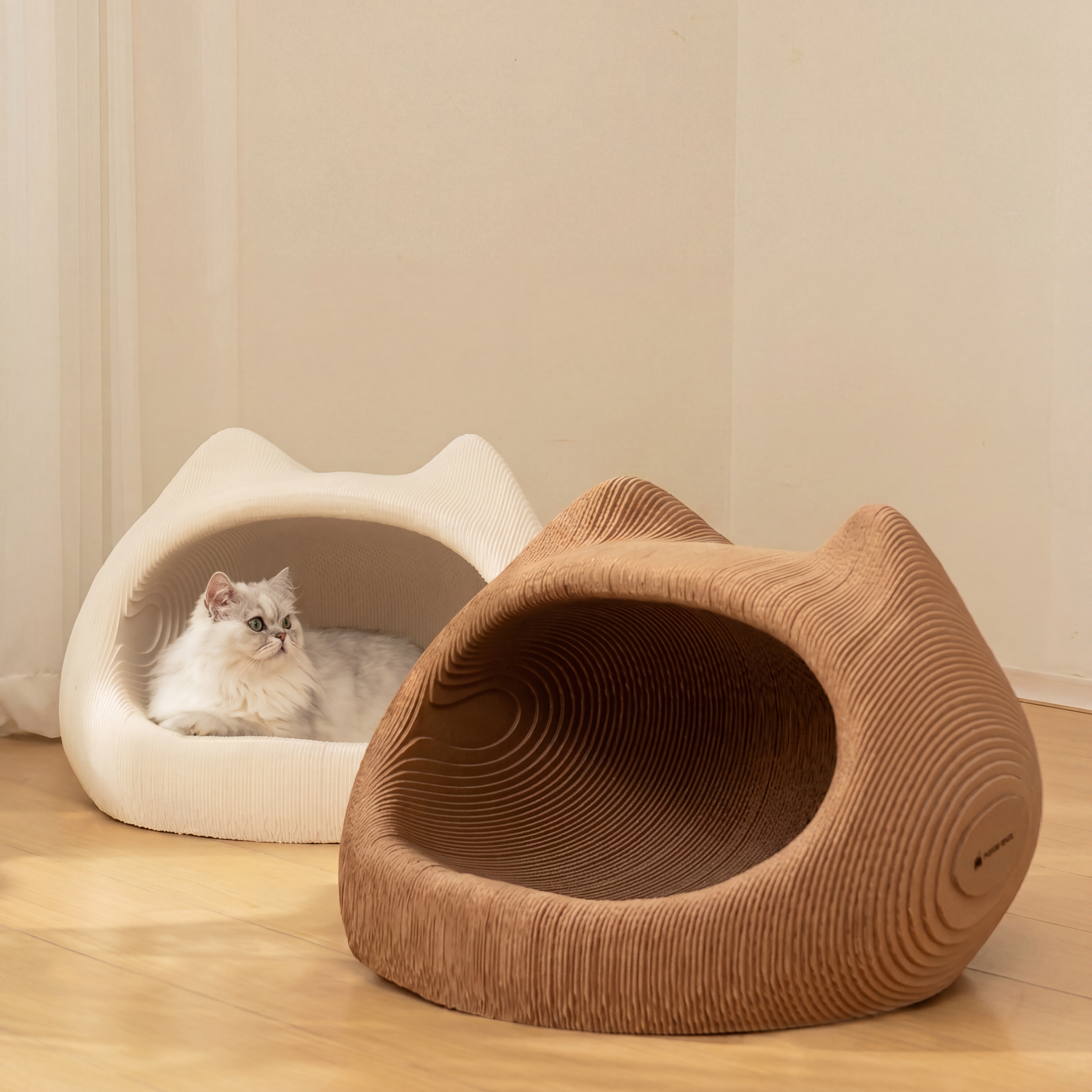 White Kraft Cardboard Cat Scratcher Bed – Durable Cat Scratching Pad & Hideaway Cave