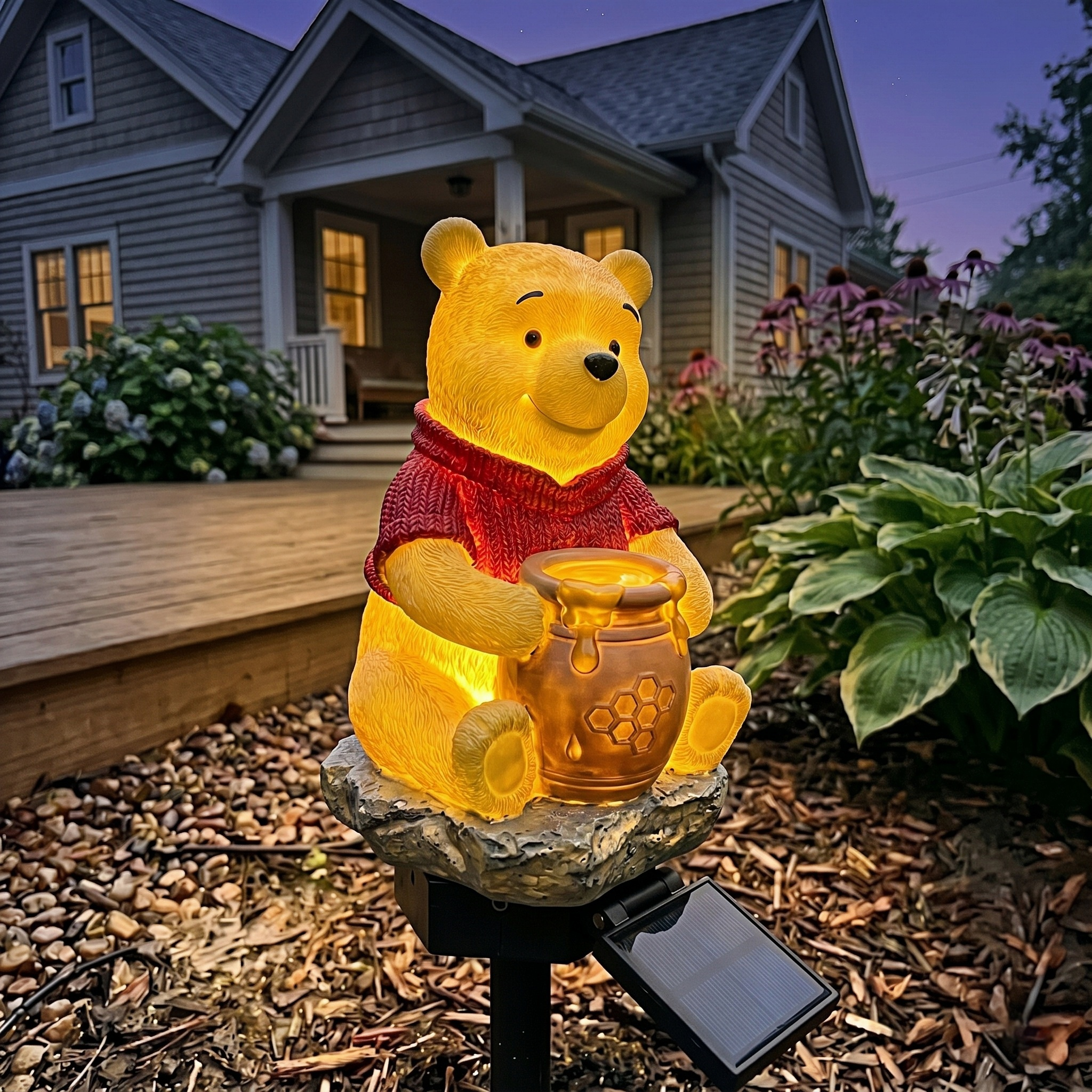 Hundred Acre Wood：The Pooh Solar Garden Light