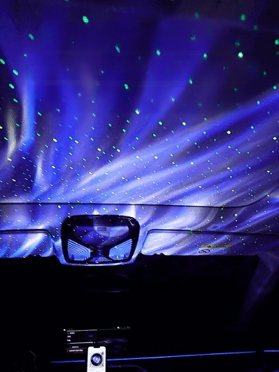 🌌 Embrace the starry sky with your loved ones! 🌟 The latest romantic starry sky lamp can reflect the vast Milky Way 🌠