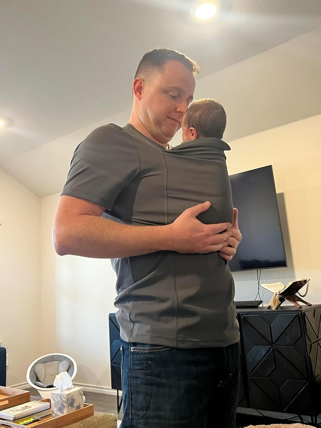 Skin-to-Skin Baby Carrier T-Shirt for Dads & Moms (Unisex) – Kangaroo Pouch for Newborn Bonding(0–5 Months)