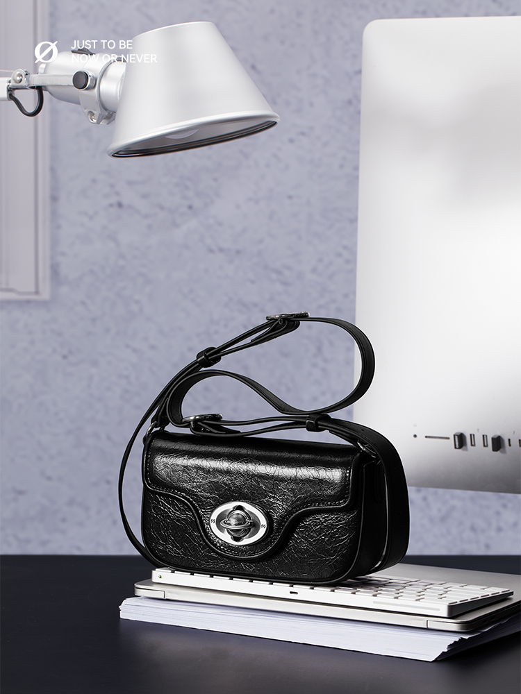 Unbound | Tofu Mini Satchel