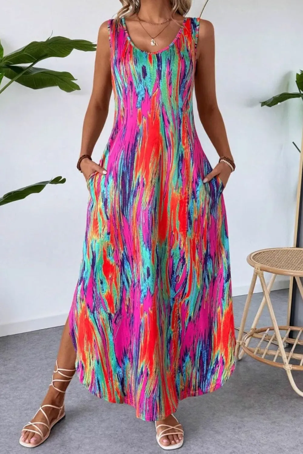 Stylish Sleeveless Dress with Pockets