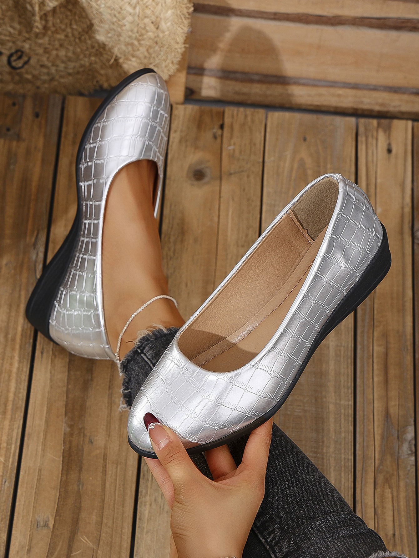 Women Elegant Light Weight Slip-On  Loafers