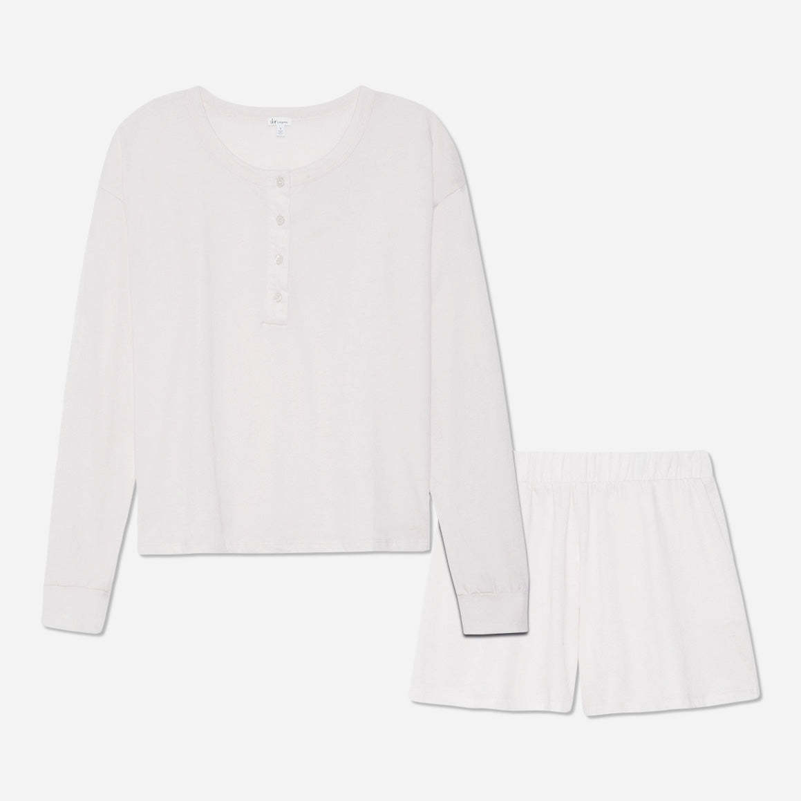 The design of the Chloe PJ Set is as elegant as it is versatile. The classic long sleeve henley shirt features a relaxed fit and a flattering neckline. The cozy shorts offer a comfortable, yet flattering silhouette, with side seam pockets and an elastic waistband ensuring a personalized fit for all body types.