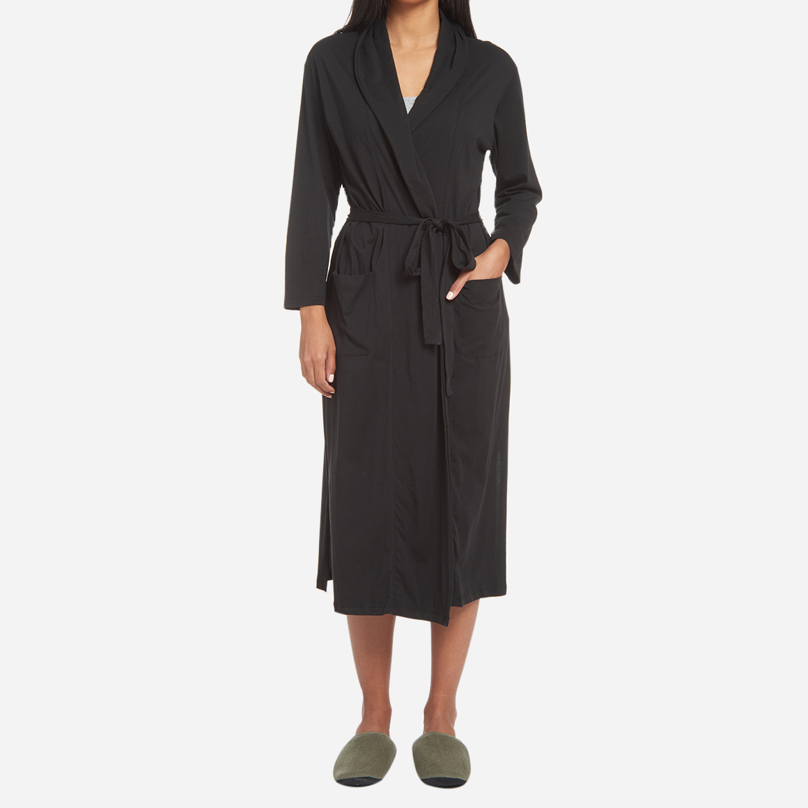 The Carina Robe features a relaxed fit with a detachable belt and pockets for added convenience. The breathable cotton fibers are designed to keep you cool and cozy as you unwind or go about your bedtime routine.