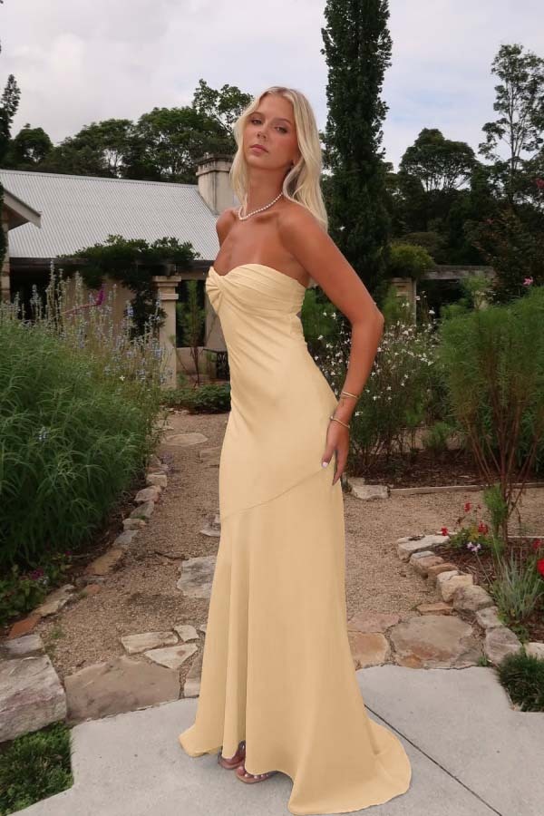 Charming Sleeveless Strapless Long Mermaid Prom Dress With Pleated