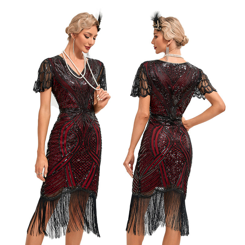 Vintage 1920s Gatsby Dress with V-Neck and Sequins in Sheath Style