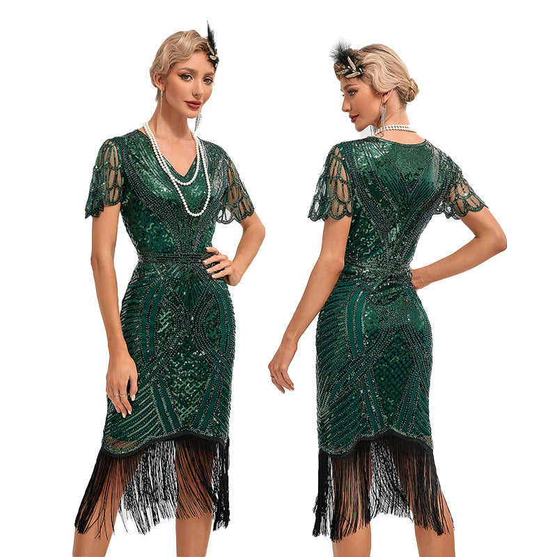 Vintage 1920s Gatsby Dress with V-Neck and Sequins in Sheath Style