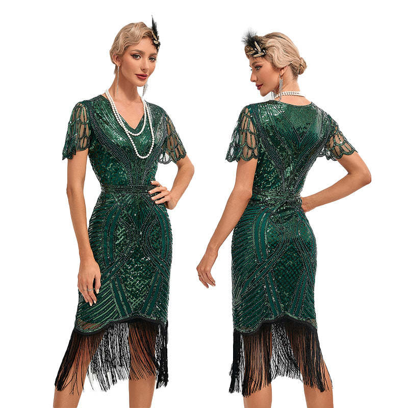Vintage 1920s Gatsby Dress with V-Neck and Sequins in Sheath Style