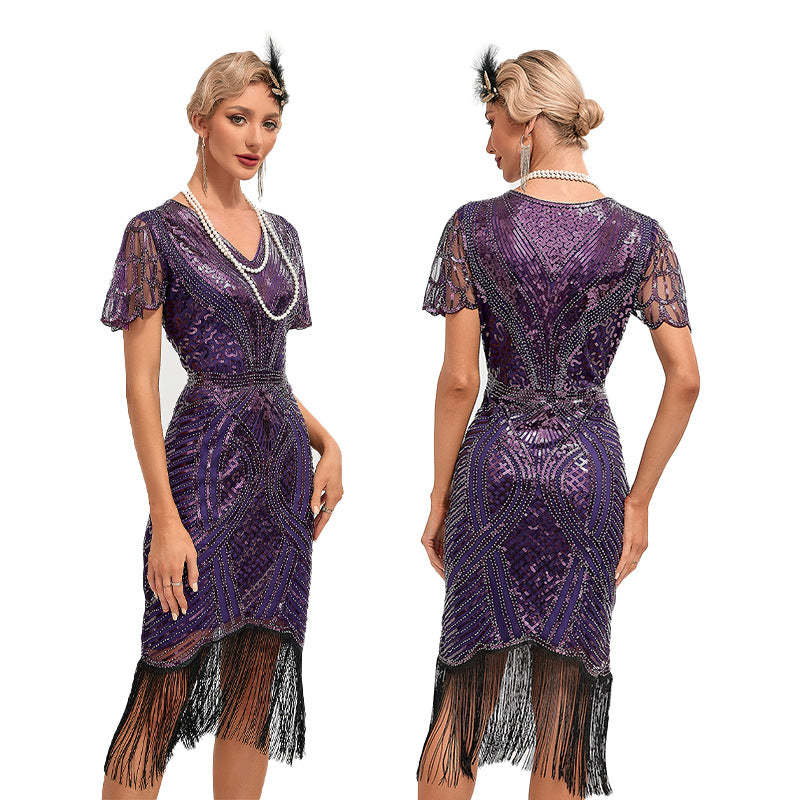 Vintage 1920s Gatsby Dress with V-Neck and Sequins in Sheath Style