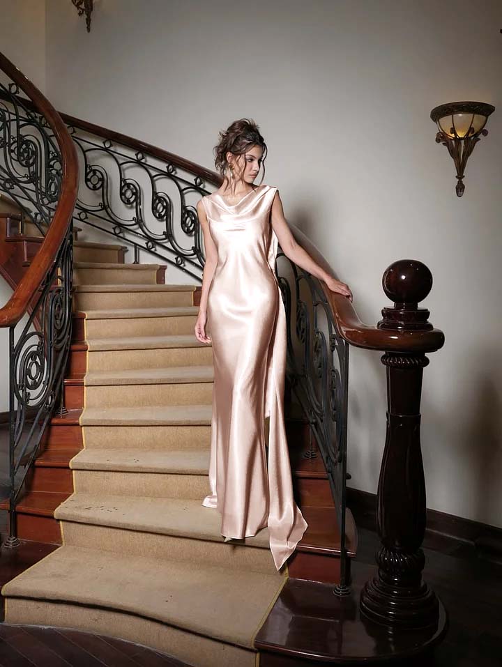 Charming V Neck Sleeveless Long Mermaid Prom Dress With Pleated