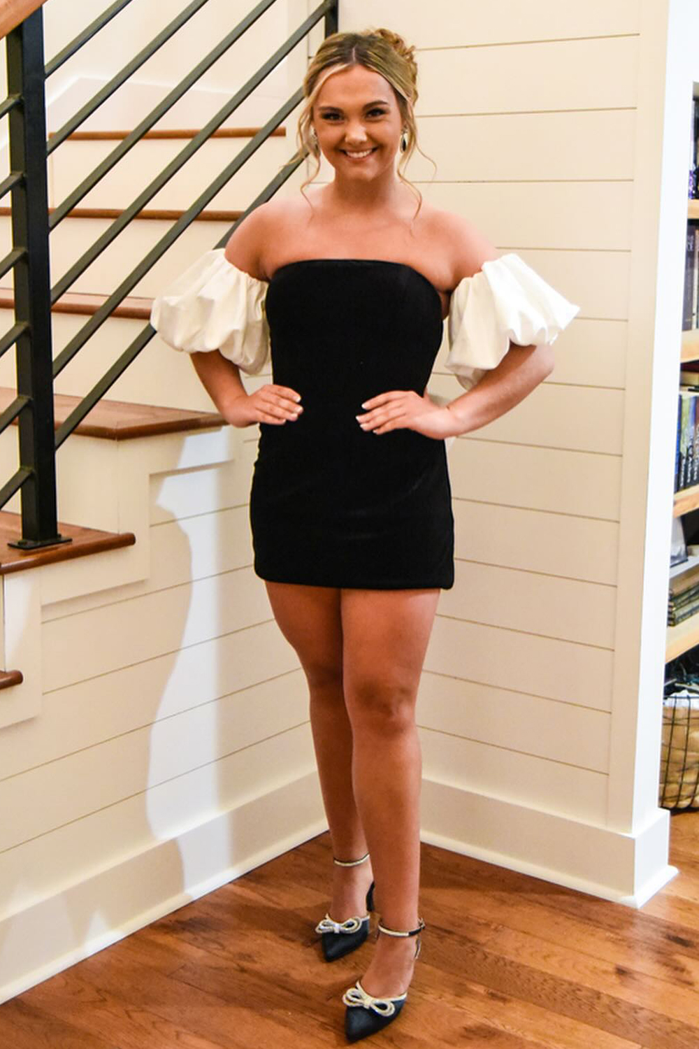 Black Puff Sleeves Tight Short Homecoming Dress