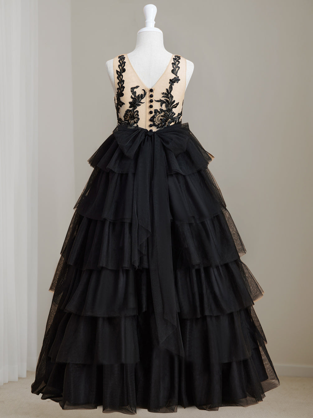 Sleeveless Scoop-Neck Floor-Length Ball Gown Flower Girl Dress with Lace