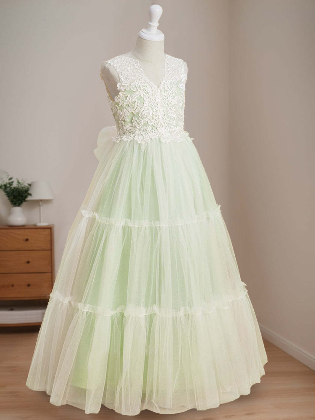 Sleeveless V-Neck Floor-Length Ball-Gown Flower Girl Dress Featuring Lace