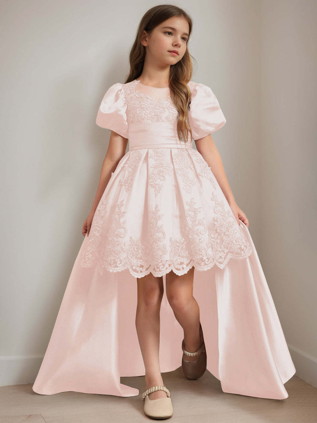 Scoop Neck Knee-Length Ball Gown with Short Sleeves and Appliques for Flower Girls