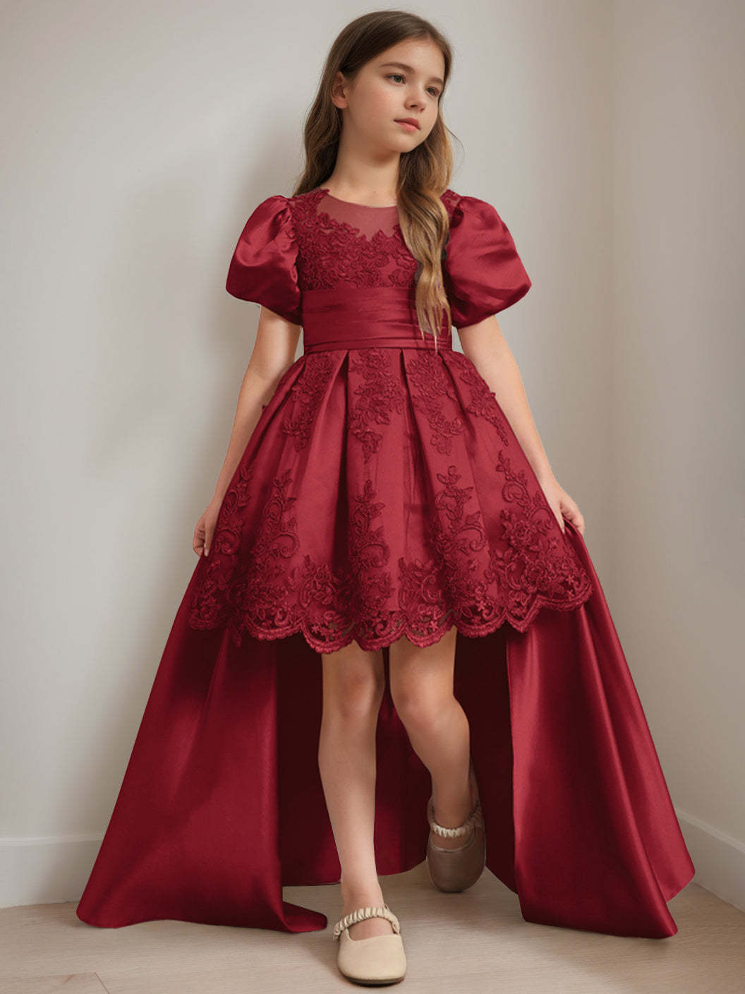 Scoop Neck Knee-Length Ball Gown with Short Sleeves and Appliques for Flower Girls